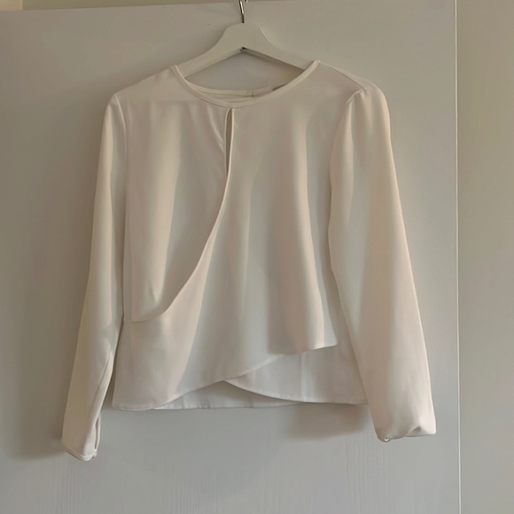 Club Monaco Tops - Club Monaco white cropped long sleeve